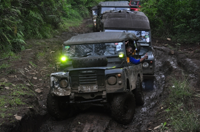 Paket Wisata Offroad Bandung - Rovers Adventure Indonesia