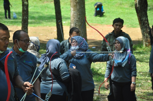BANDUNG ARCHERY-PANAHAN BANDUNG ARCHERY-OUTBOUND LEMBANG BANDUNG-ROVERS ADVENTURE INDONESIA